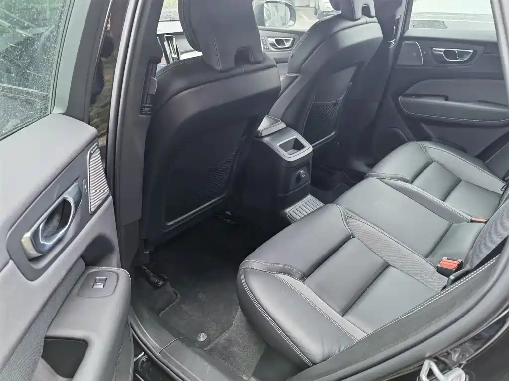 Volvo XC60 PHEV 2024 — фото 14