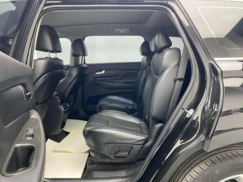 Hyundai Santa Fe 2023 — фото 18