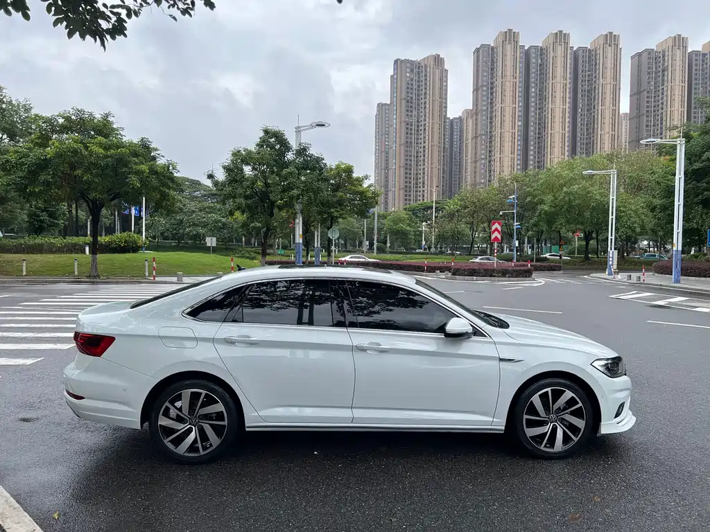 Volkswagen Sagitar 2019