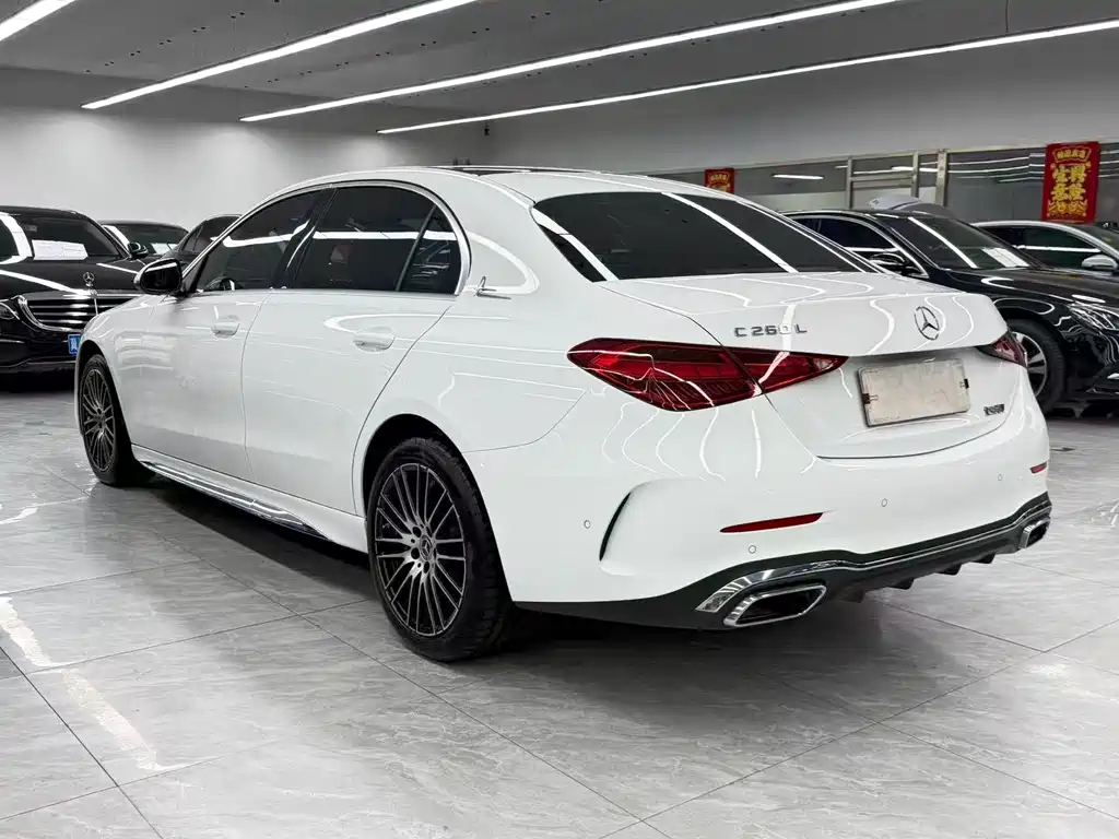 Mercedes-Benz C-Class 2024 — фото 6