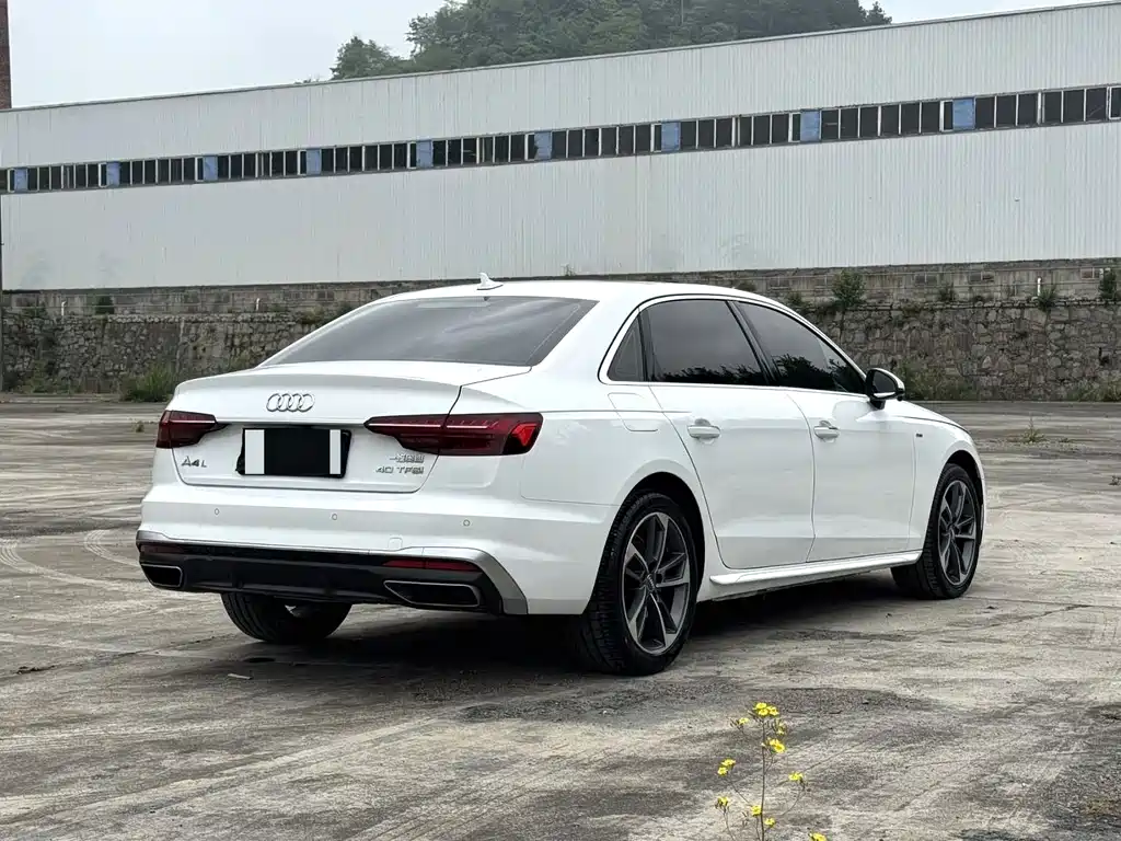 Audi A4L 2021 — фото 17