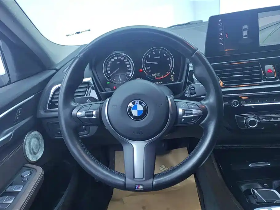 BMW 1 Series 2021 — фото 15