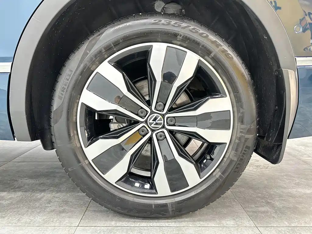 Volkswagen Tiguan L 2022 — фото 9