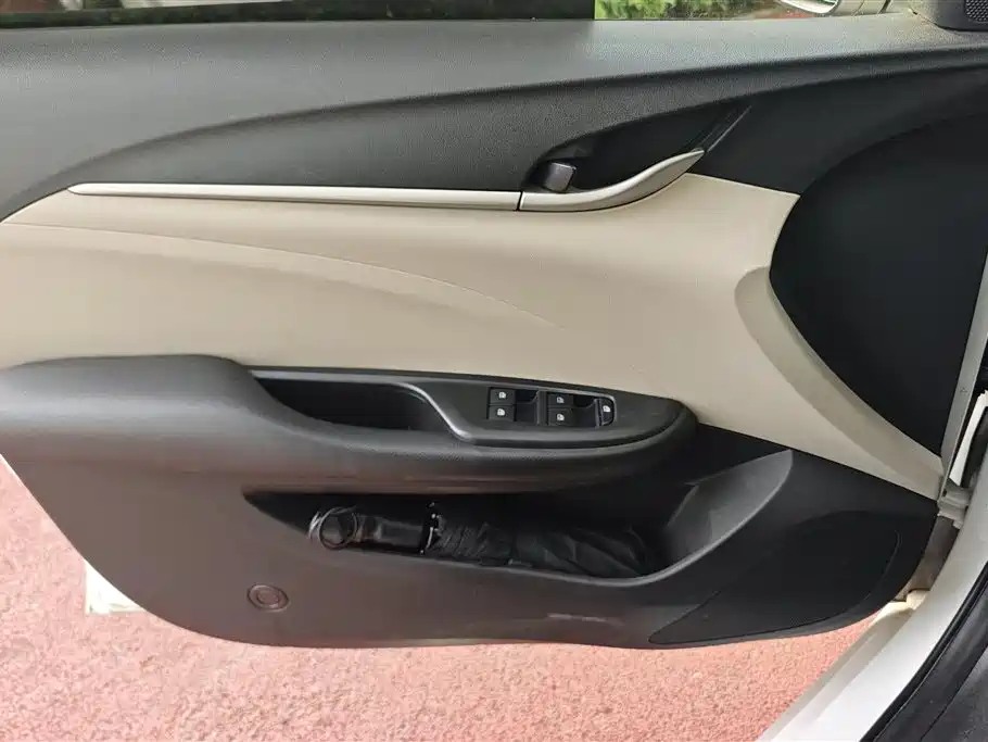Buick Excelle 2019 — фото 6