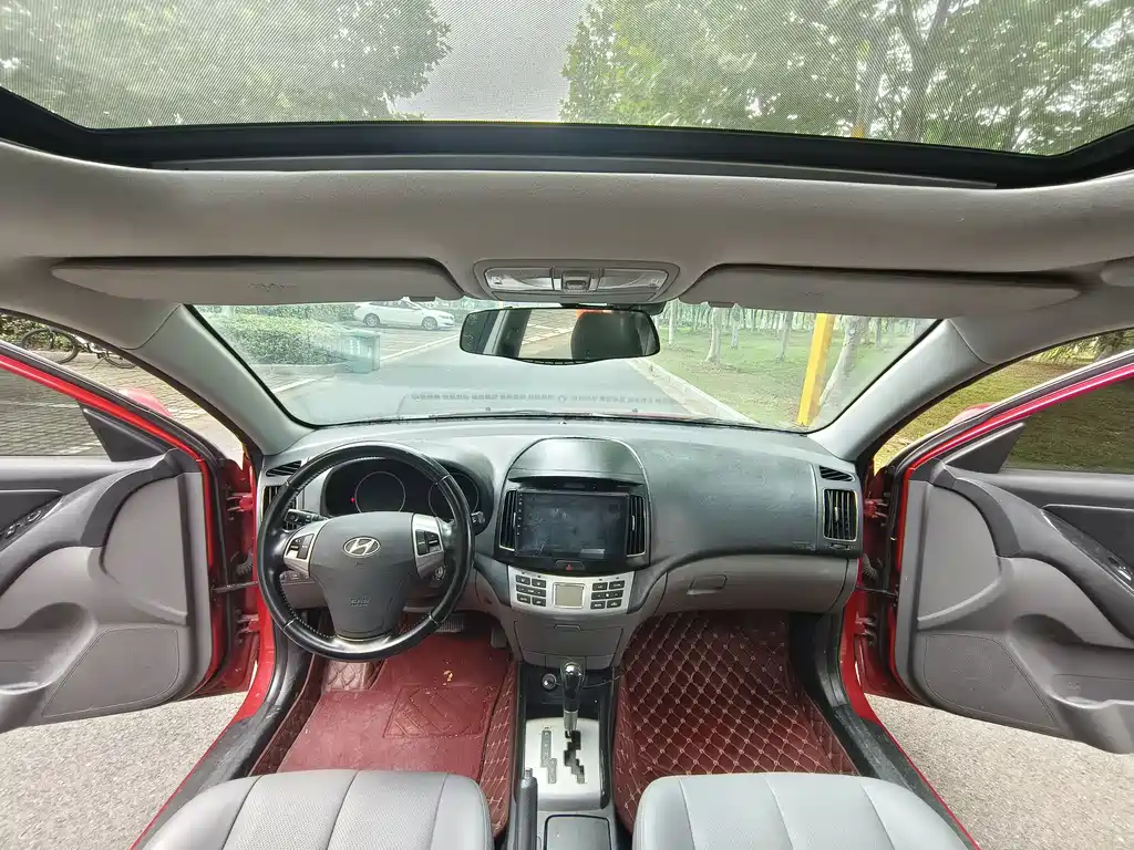 Hyundai Joyful 2011