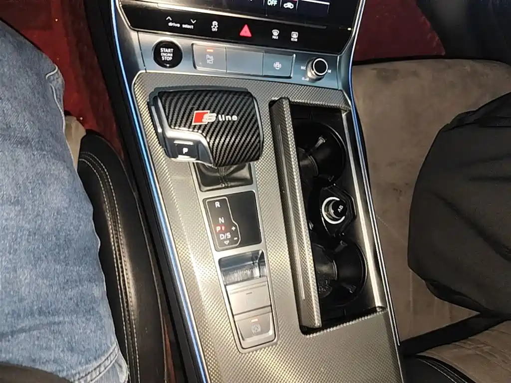 Audi A6L 2023 — фото 14