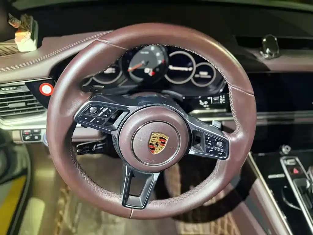 Porsche Panamera 2018 — фото 6