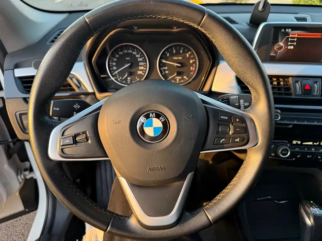 BMW X1 2016 — фото 8