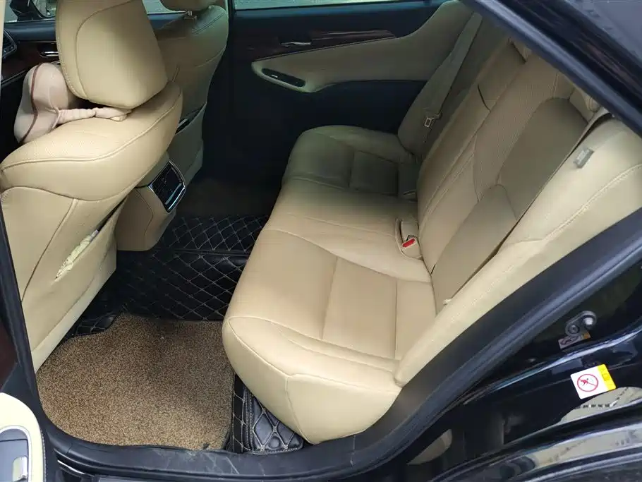 Toyota Crown 2017 — фото 11