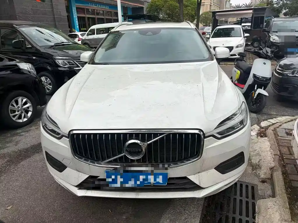 Volvo XC60 2018 — фото 2