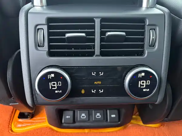 Land Rover Discovery 2022