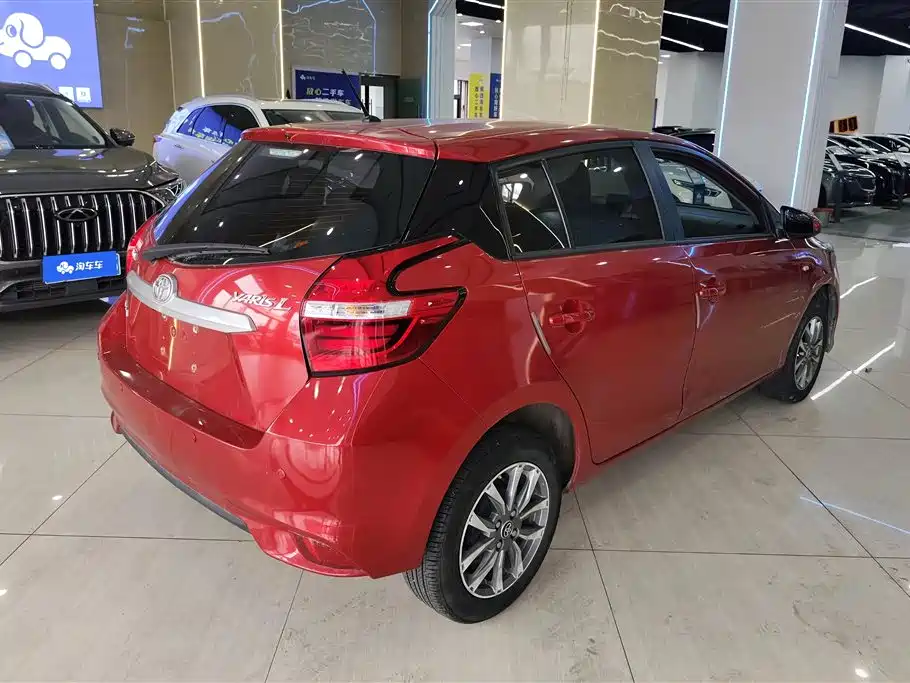Toyota Yaris L 2021 — фото 3