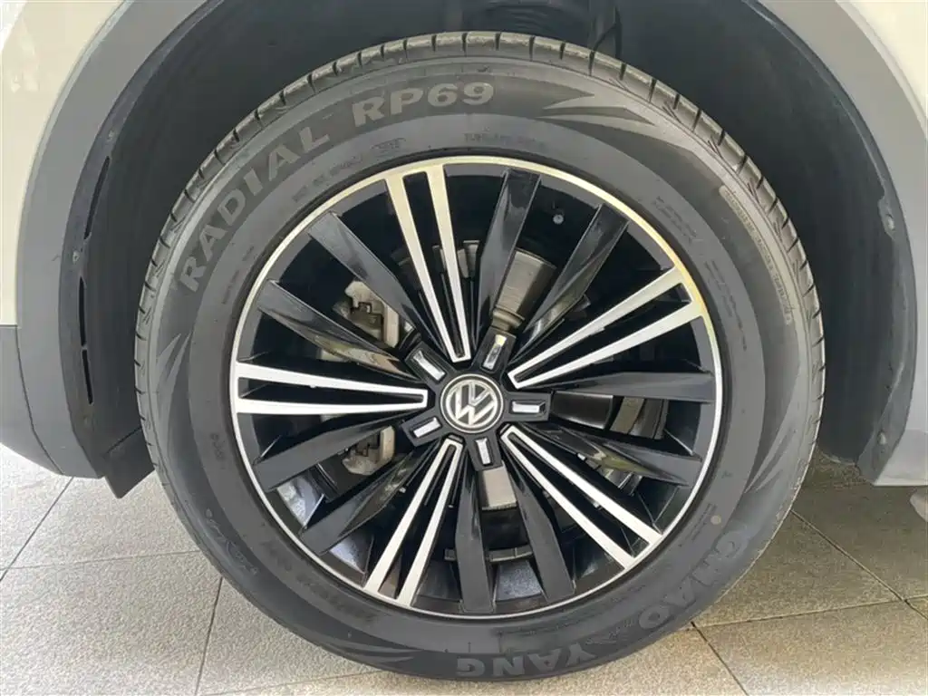 Volkswagen Tiguan L 2019 — фото 17