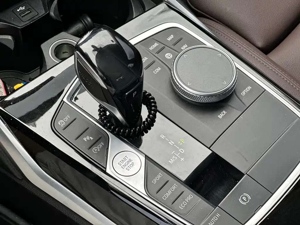 BMW 3 Series 2019 — фото 14