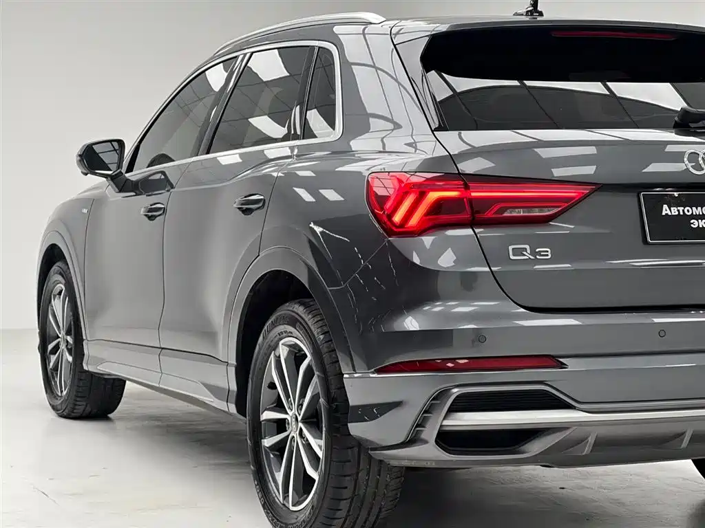 Audi Q3 2021 — фото 17