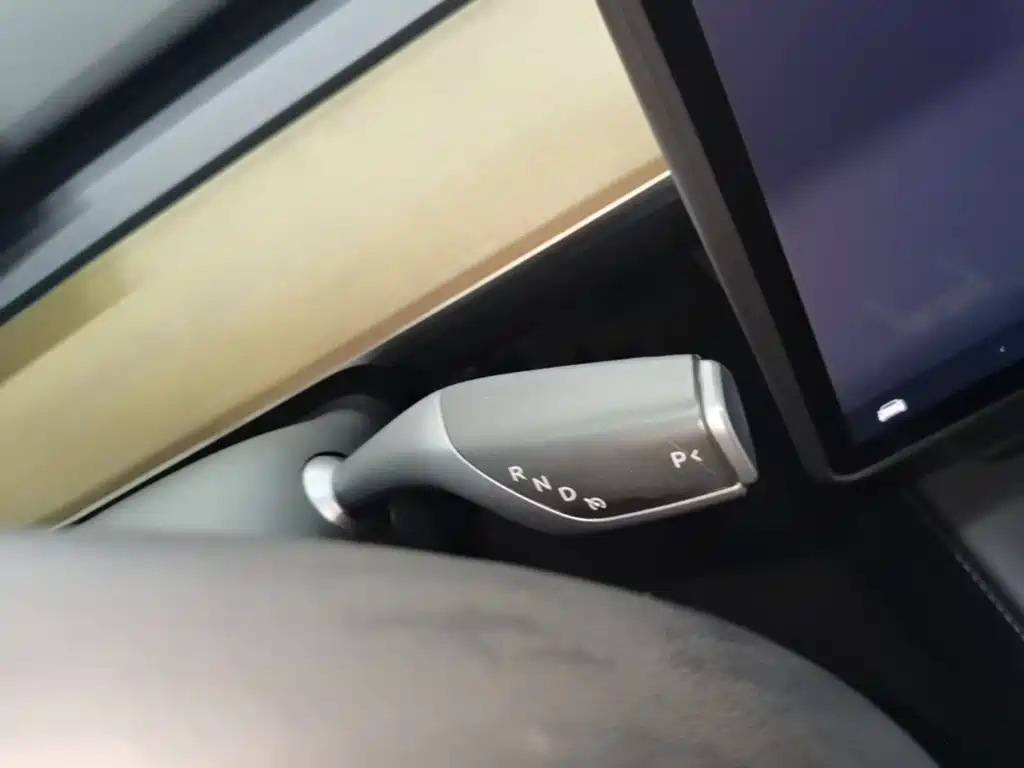 Tesla Model Y 2022 — фото 14