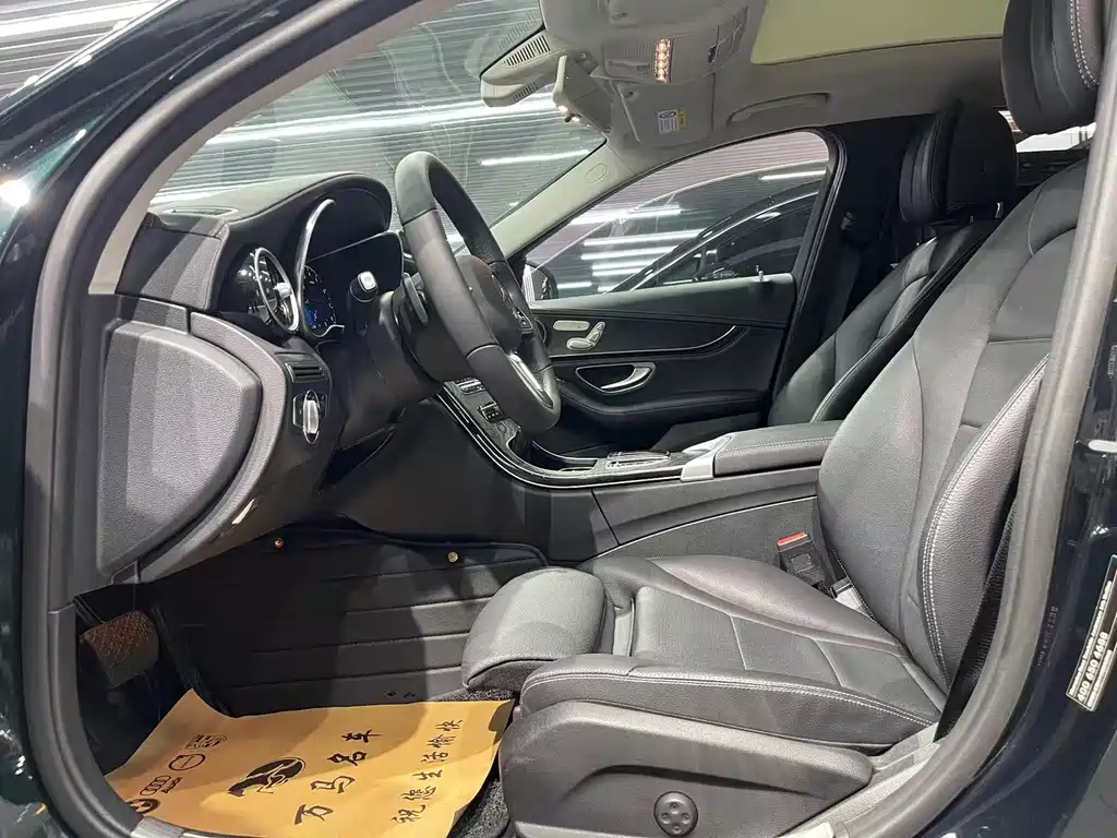 Mercedes-Benz C-Class 2019 — фото 11