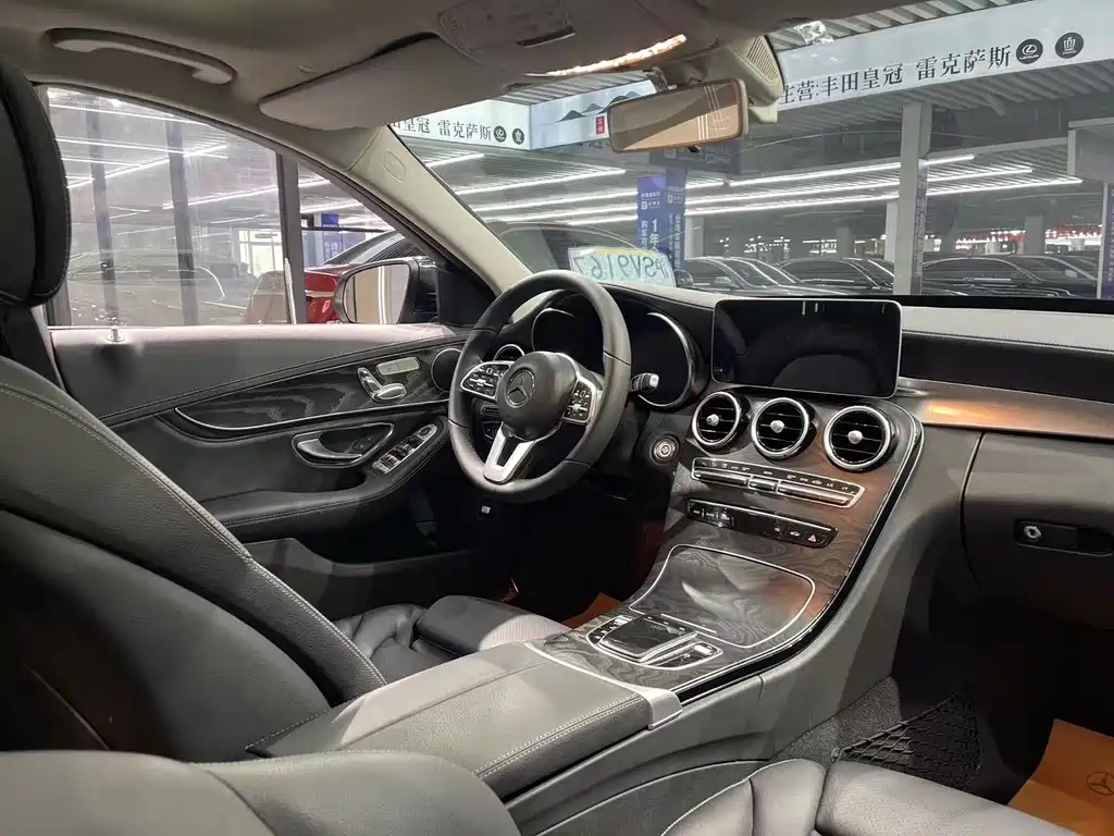 Mercedes-Benz C-Class 2019 — фото 21