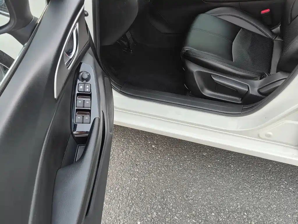 Mazda 3 Axela 2017 — фото 14