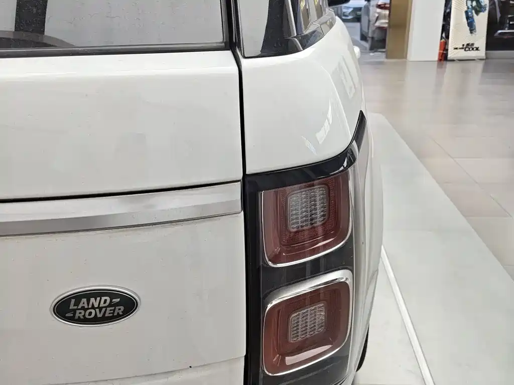 Land Rover Range Rover 2018 — фото 7