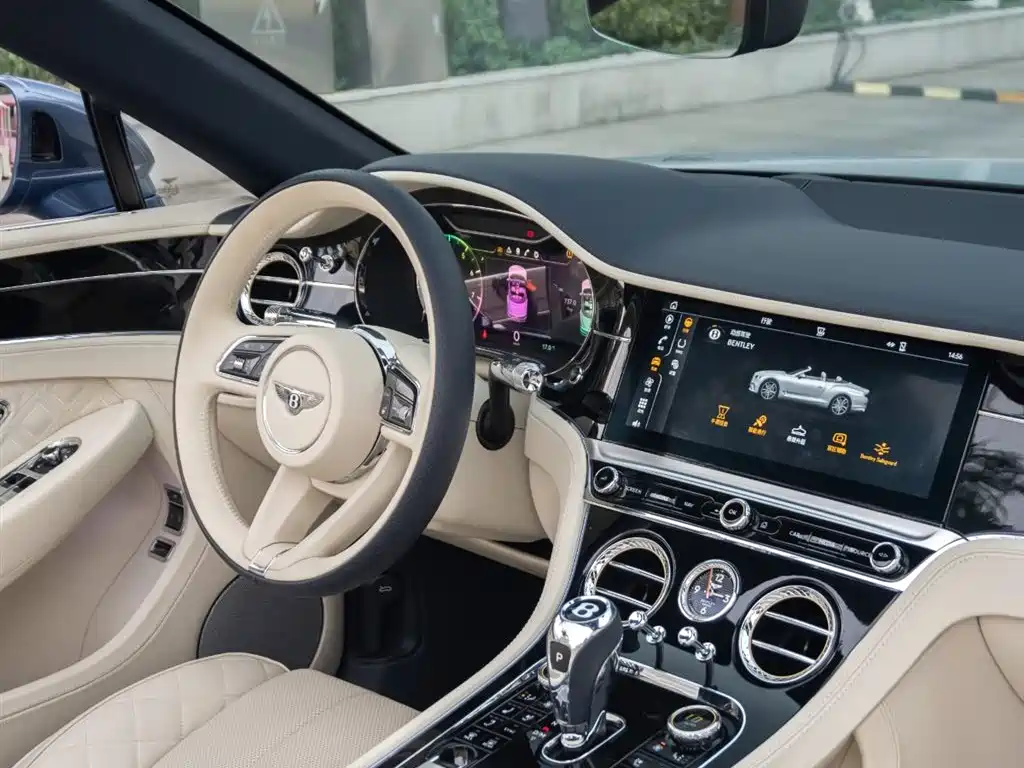 Bentley Continental 2021 — фото 10