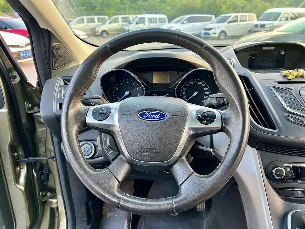 Ford Kuga 2015 — фото 7