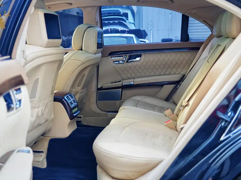Mercedes-Benz S-Class AMG 2011 — фото 11