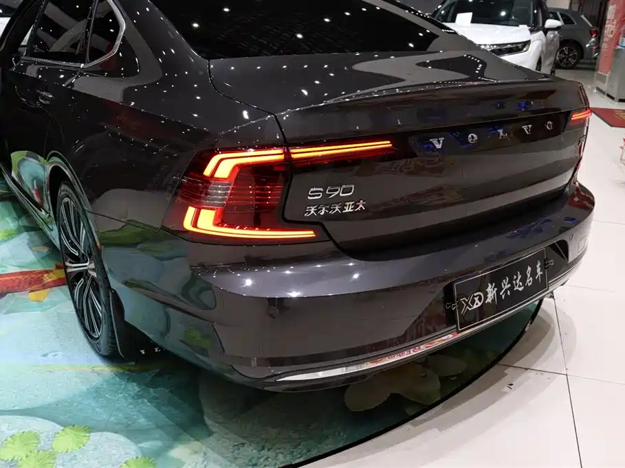 Volvo S90 2023 — фото 23