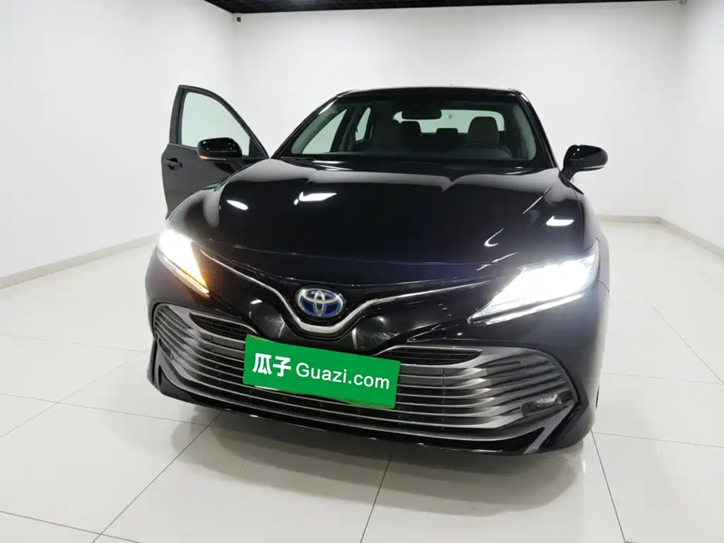 Toyota Camry 2020 — фото 24