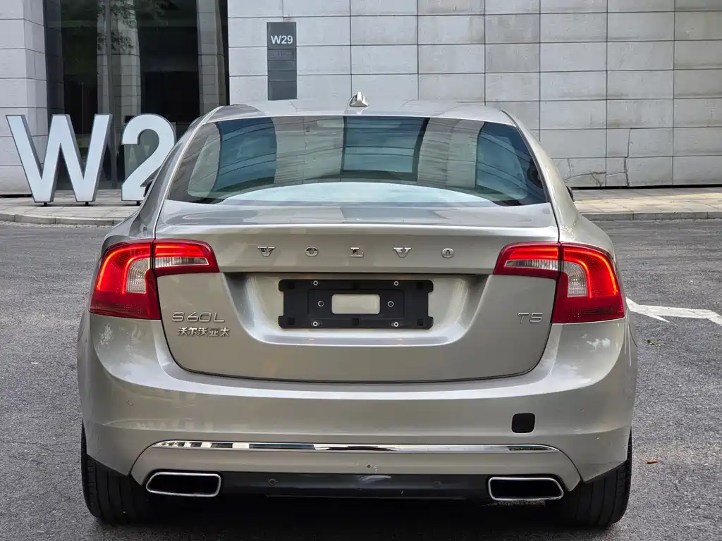 Volvo S60 2015 — фото 3