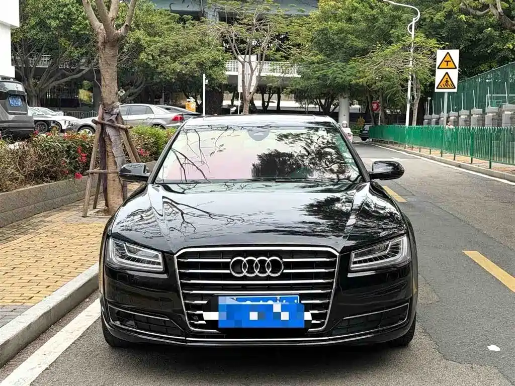 Audi A8 2014 — фото 2
