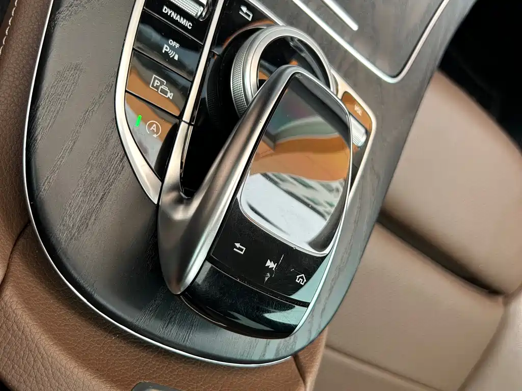 Mercedes-Benz E-Class 2018 — фото 34