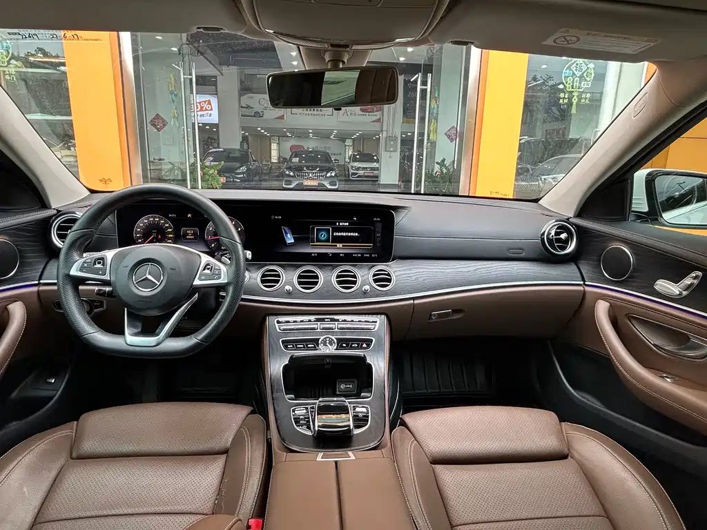 Mercedes-Benz E-Class 2018 — фото 14