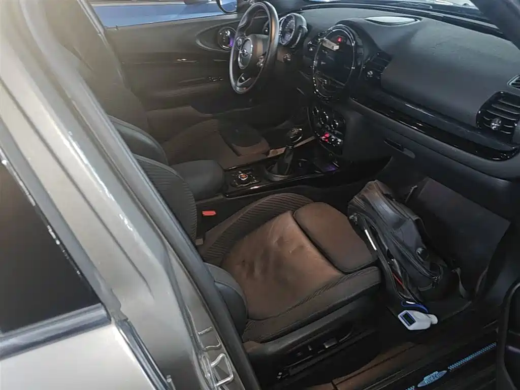 MINI Clubman 2018 — фото 25
