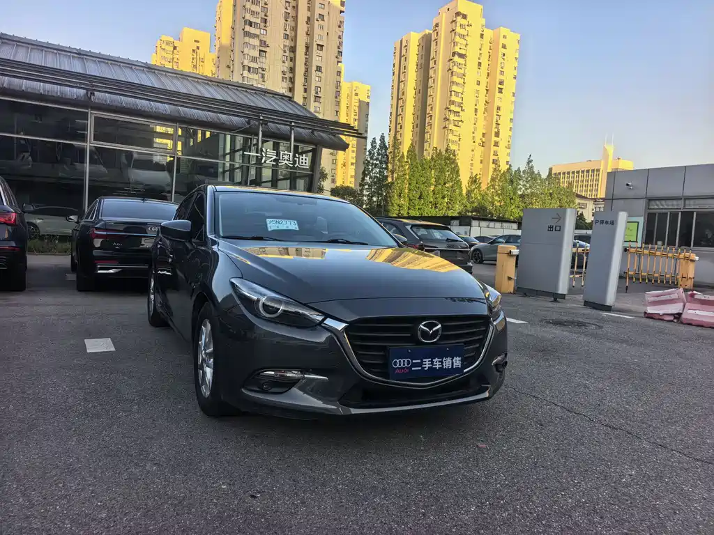 Mazda 3 Axela 2018 — фото 3