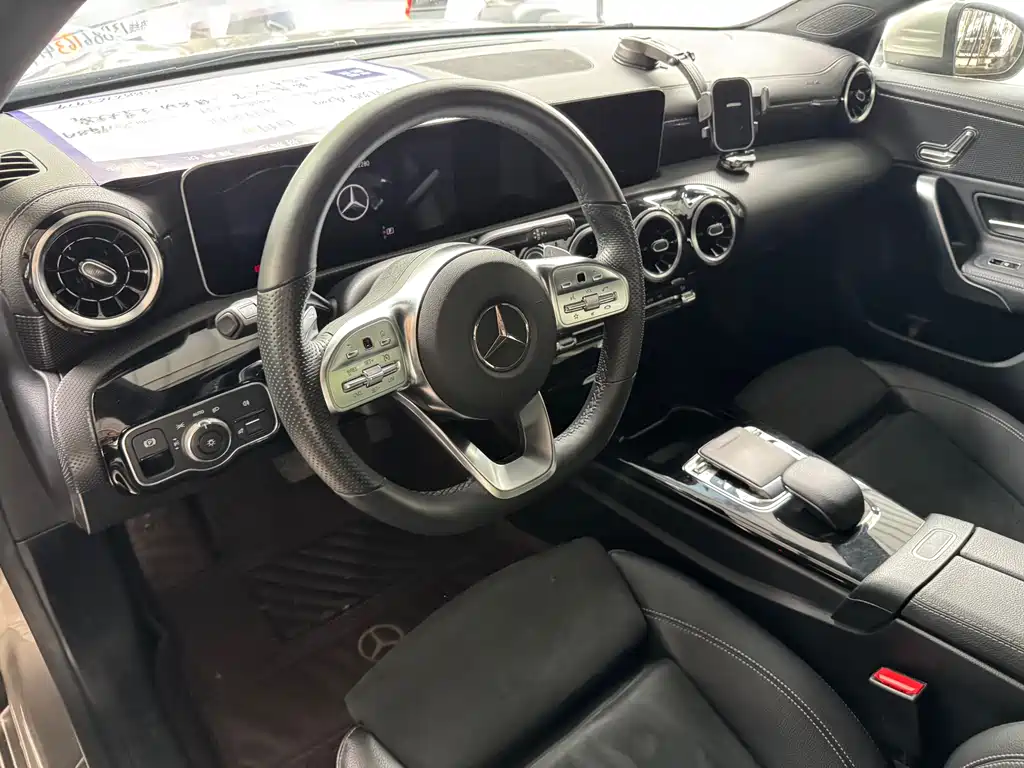 Mercedes-Benz A-Class 2019 — фото 8