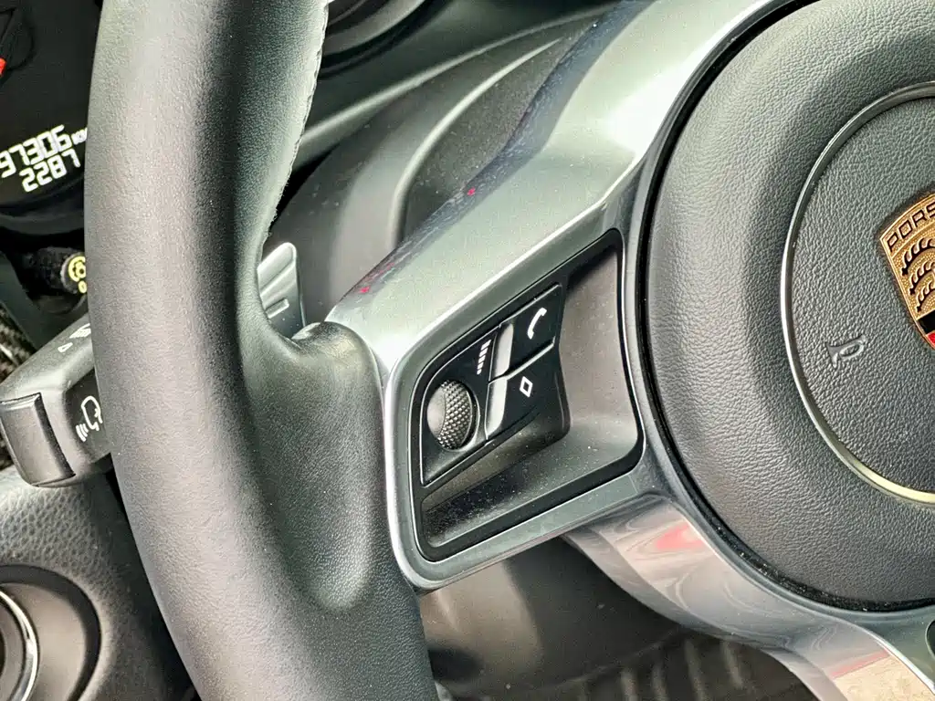 Porsche Macan 2019 — фото 24