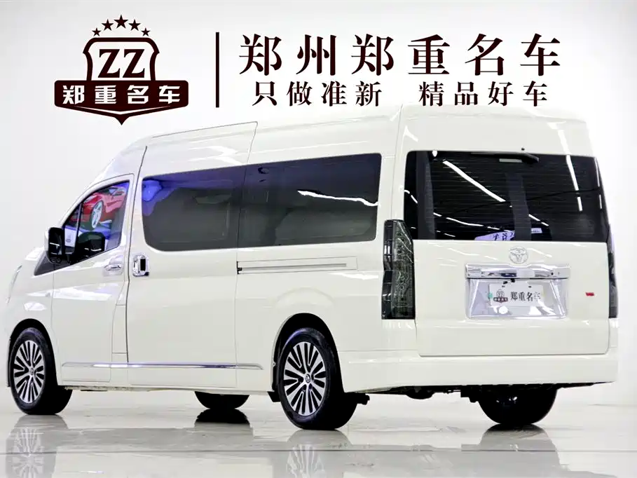 Toyota Hiace 2025 — фото 4