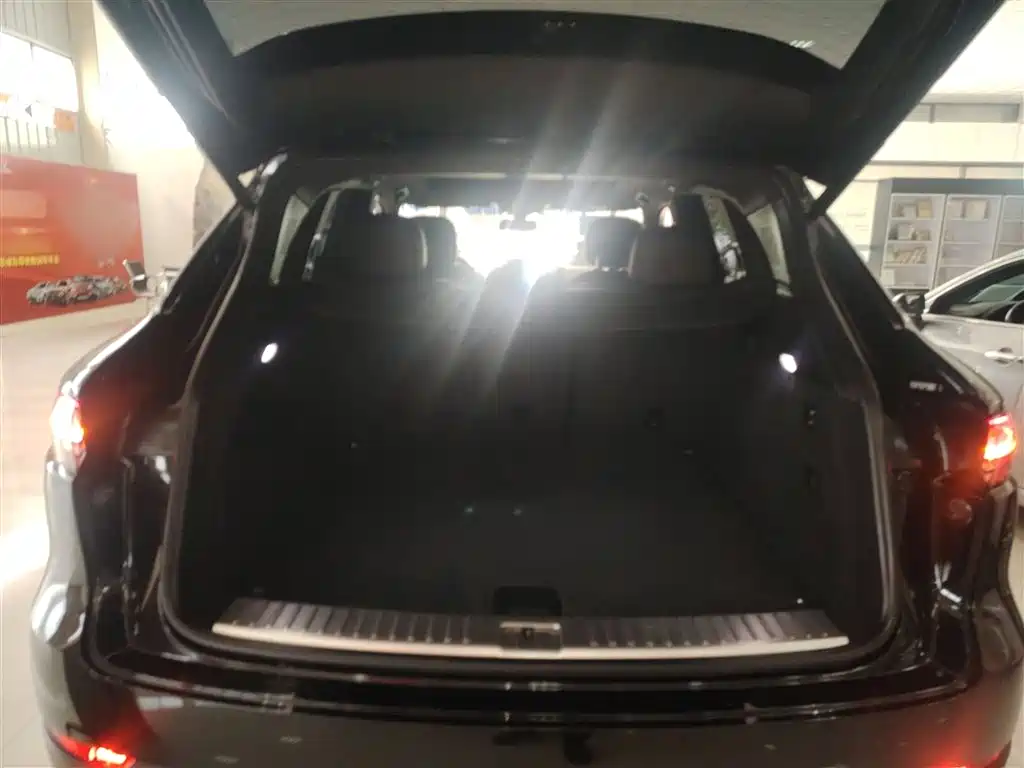Porsche Cayenne 2019 — фото 15