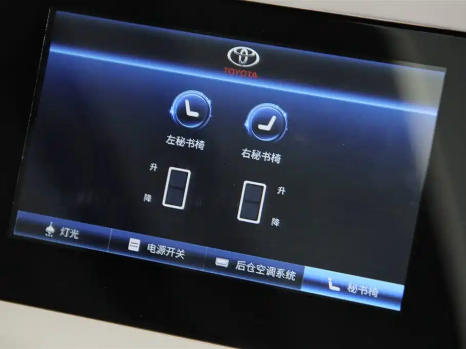 Toyota Hiace 2025 — фото 28