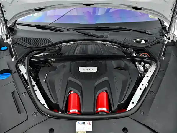 Porsche Panamera 2021