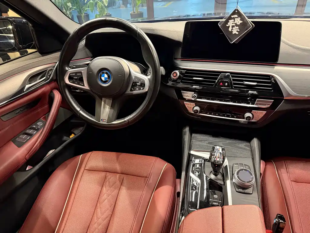 BMW 5 Series New Energy 2023 — фото 20