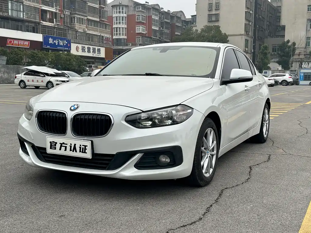 BMW 1 Series 2017 — фото 1