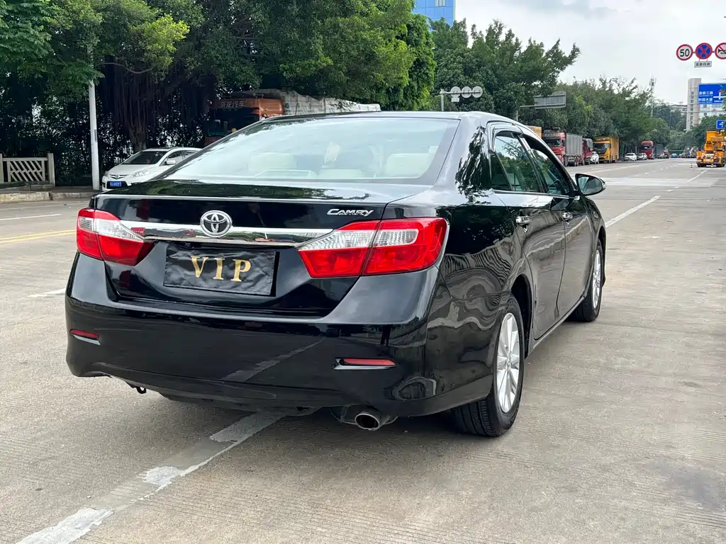 Toyota Camry 2012 — фото 15