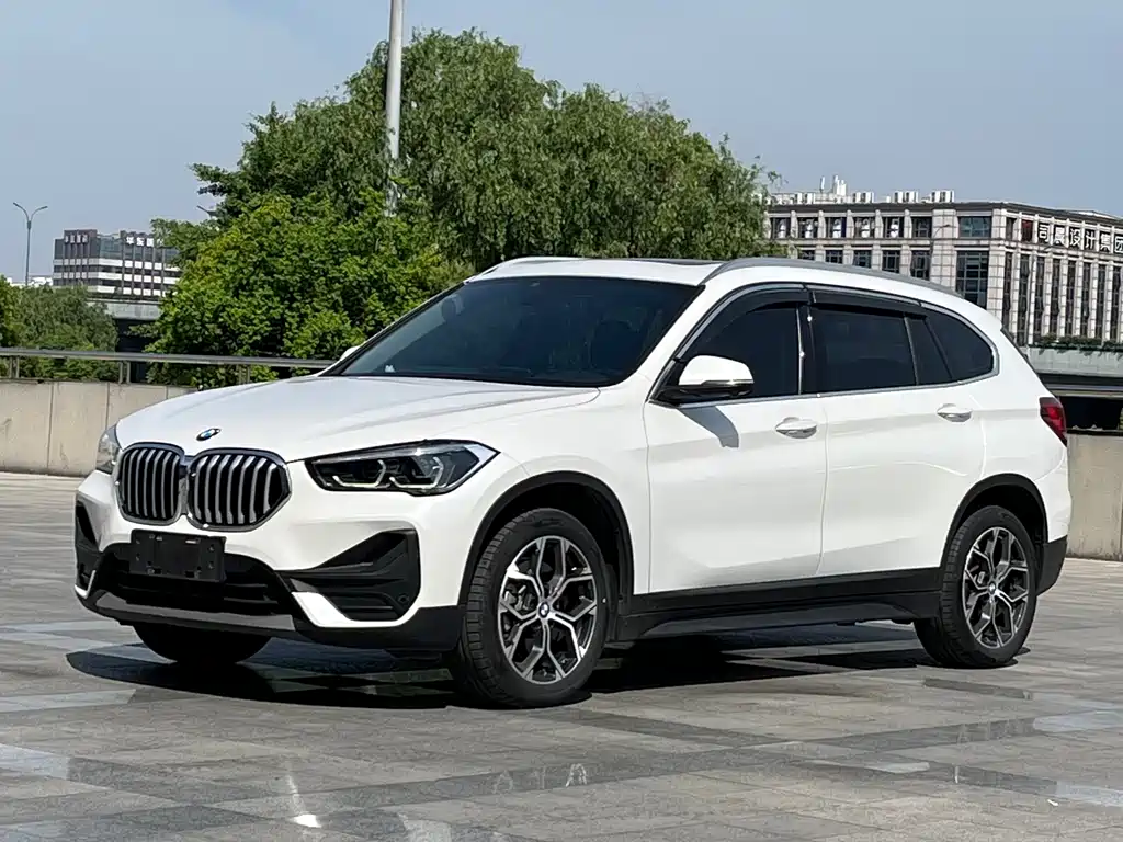 BMW X1 2023 — фото 1