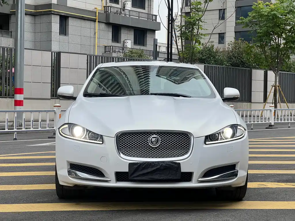 Jaguar XF 2013 — фото 2