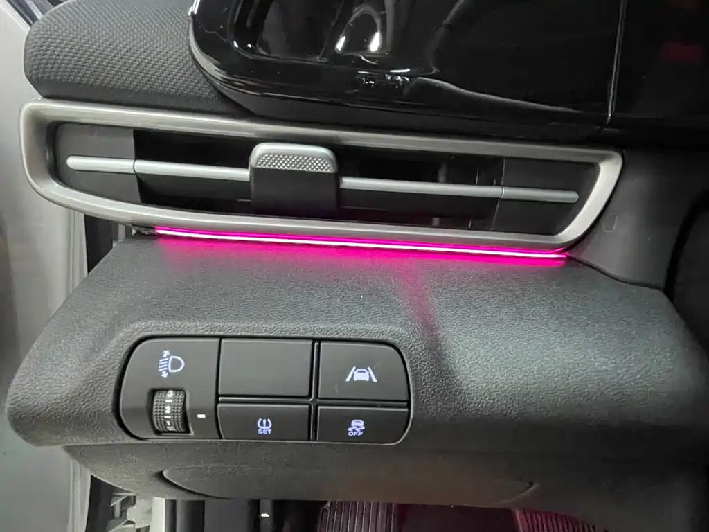 Hyundai Elantra 2023 — фото 18