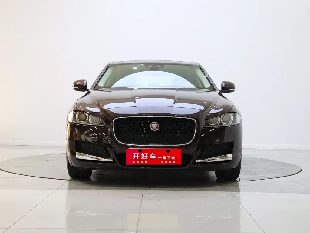 Jaguar XFL 2016 — фото 1