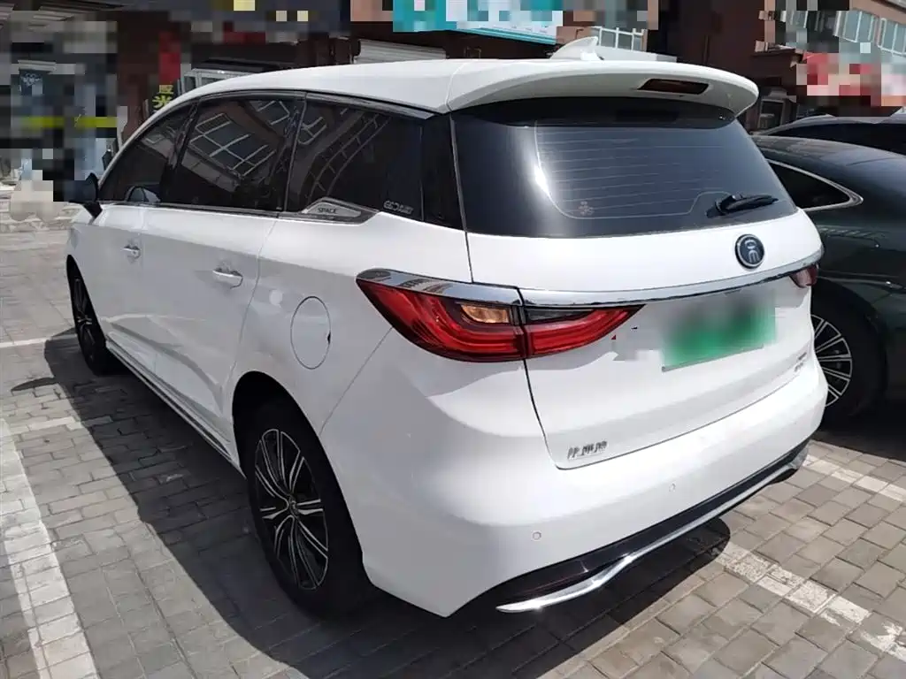 BYD MAX New Energy 2021 — фото 5