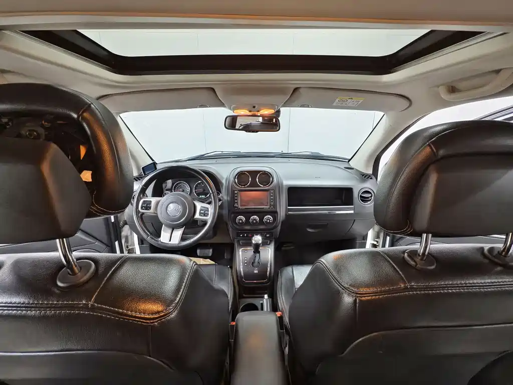 Jeep Compass 2013 — фото 10